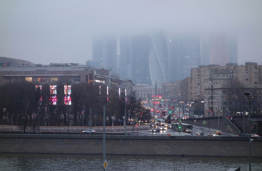 Smog zaczyna się przy domu. Jak pompa ciepła wpływa na powietrze wokół nas