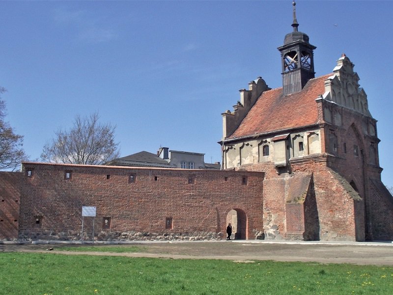 Renowacja średniowiecznych murów obronnych Pomorza Zachodniego  z zaprawami wapienno-trassowymi Optosan